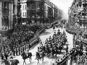Queen Victorias Diamond Jubilee游行队伍于1897年穿过威廉王街